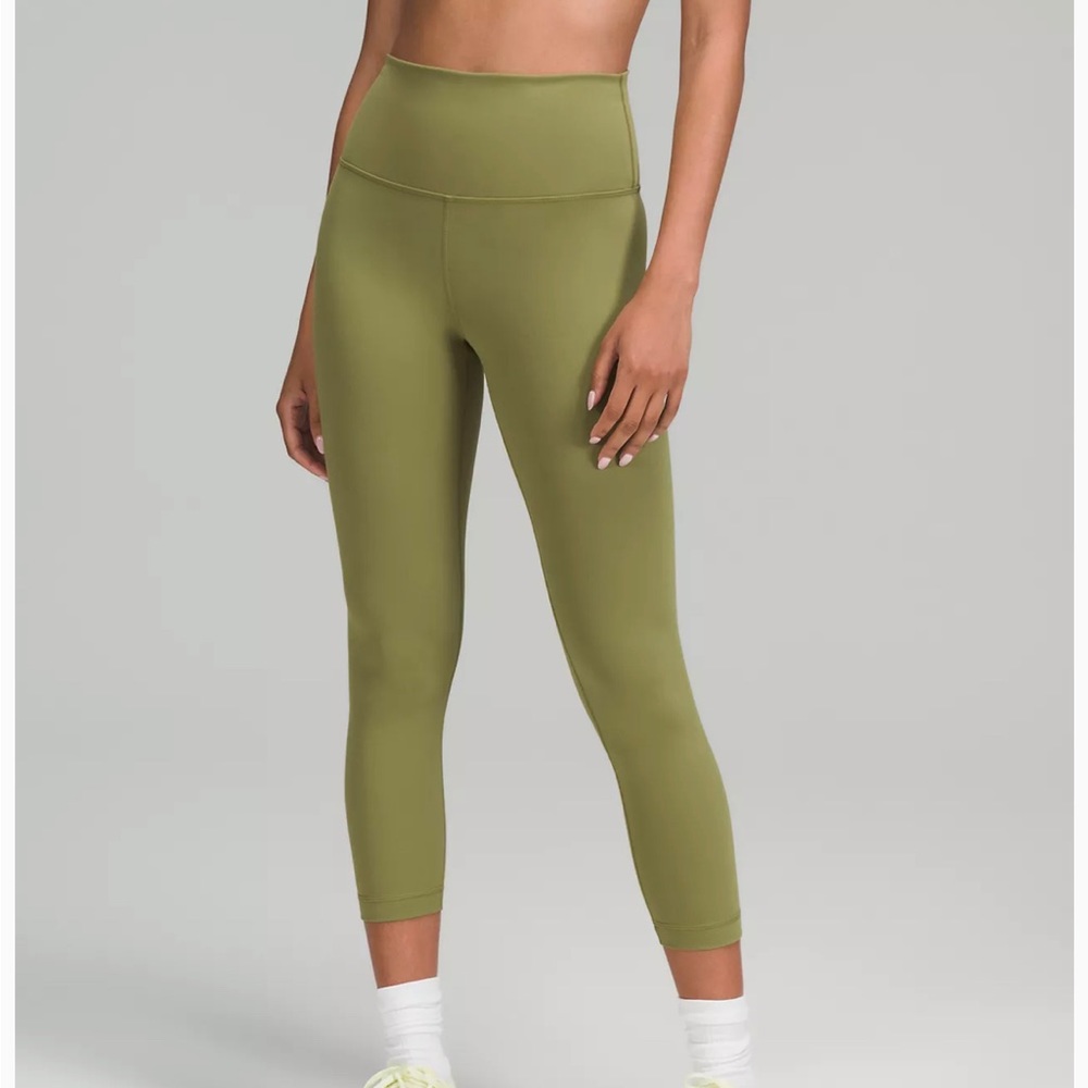 Lululemon brand new Wunder Under legging 28”